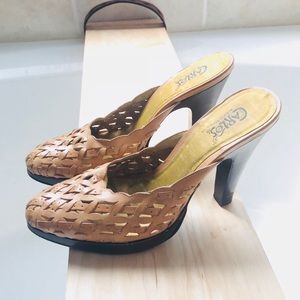 Carlos Santana leather heels size 9